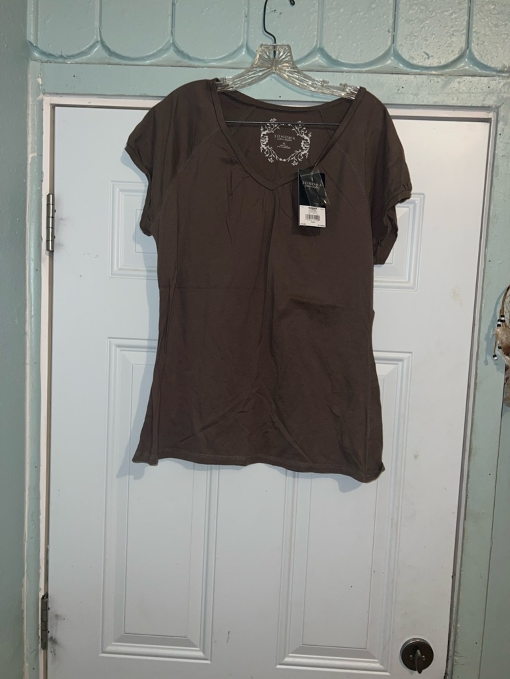 Sonoma Short Sleeve V-Neck Tee in Brown
